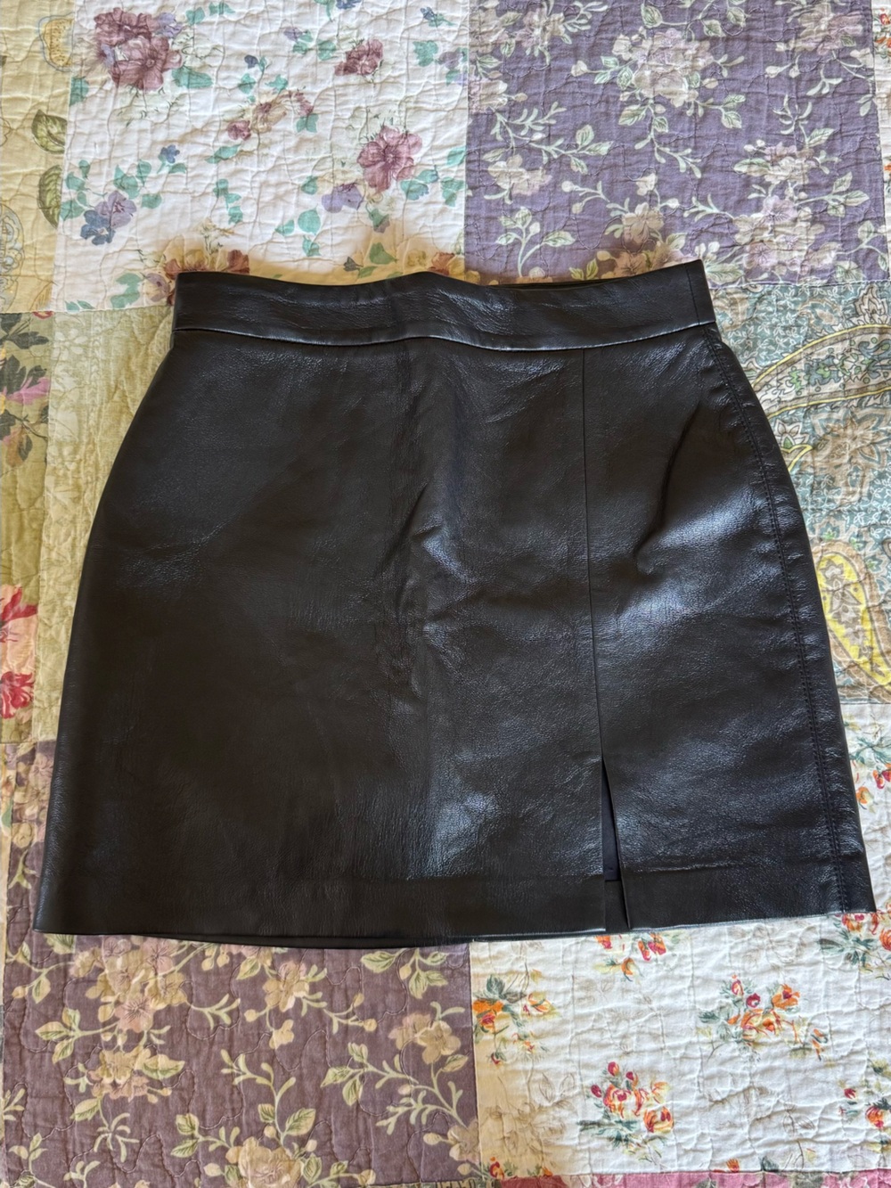 Wilfred Black Faux Leather Mini Skirt Size 2